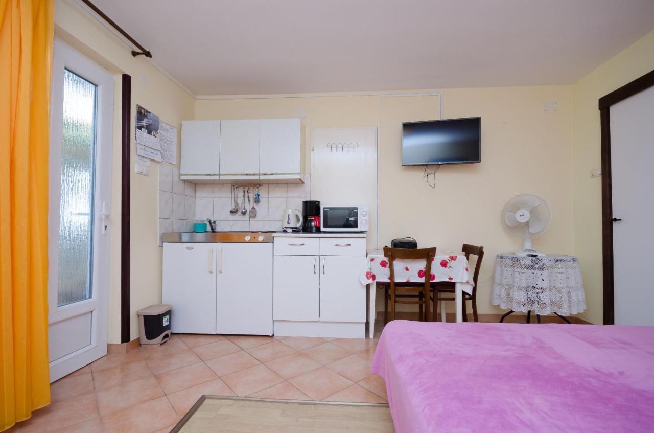 Apartments Jasminka セルツェ エクステリア 写真